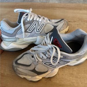 New Balance 9060 Men’s 6.5 women’s 8
